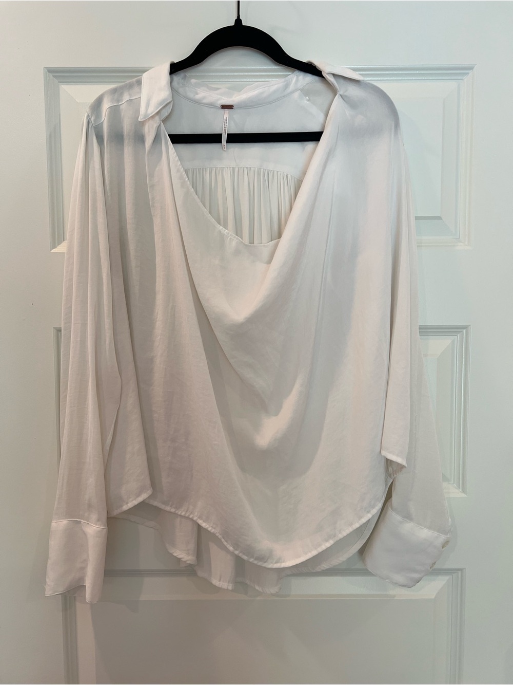 Free People Ivory Satin Drape Cowl Neck Blouse Long Sleeve Boho Top Medium - Picture 5 of 11